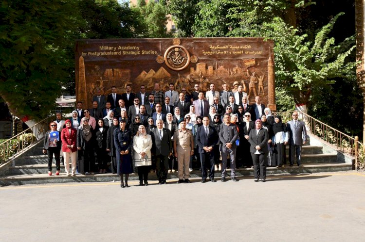 تخريج الدفعة الثانية من برنامج الأمن القومي بالبحيرة وسط حضور رسمي وأكاديمي رفيع