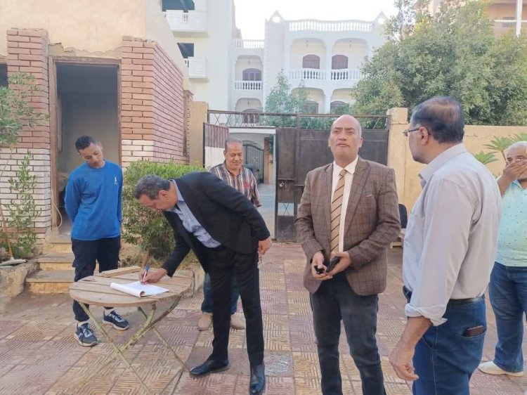 مدير إدارة المنيا التعليمية يواصل جولاته للمدرسة الرياضية بنين