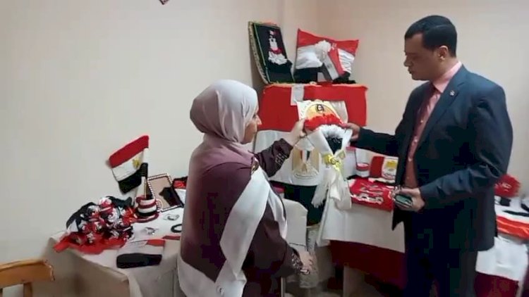 إحتفالا بانتصارات أكتوبر مدير تعليم سوهاج يتفقد معرض منتجات مبادرة علم بلادنا