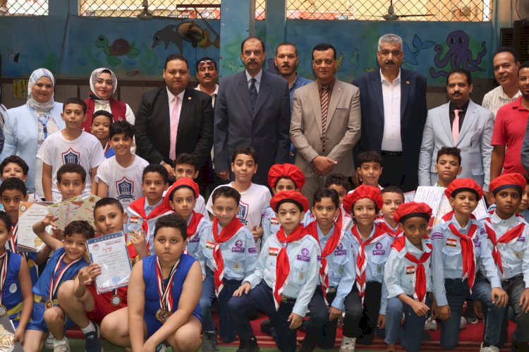 محافظ سوهاج يتفقد المبادرة الرئاسية للكشف عن أمراض سوء التغذية لطلاب الابتدائية