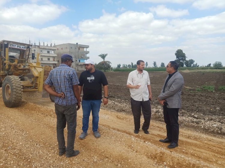 في حوار مباشر مع الأهالي.. محافظ كفرالشيخ يستمع لطلبات سيدي سالم