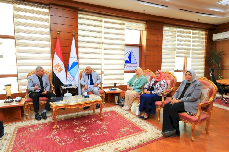 رئيس جامعة كفر الشيخ ولقاءات هامة أثناء زيارته لكلية التمريض