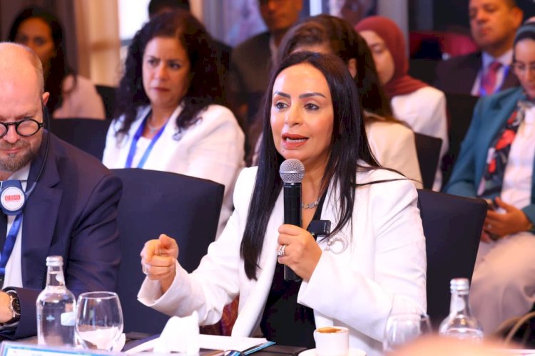 وزيرة التضامن  تفتتح  لقاء تبادل الخبرات من عدة دول حول برنامج " باب أمل"