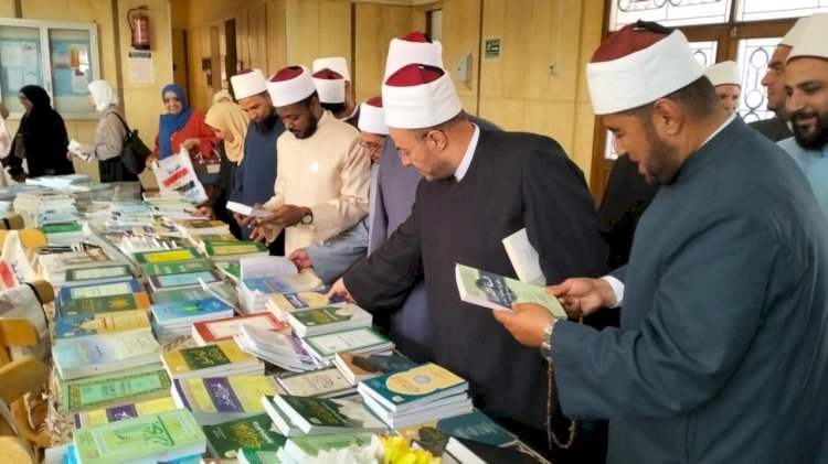الأعلى للشئون الإسلامية يفتتح معرض الكتاب بكلية الدراسات الإسلامية بالإسكندرية