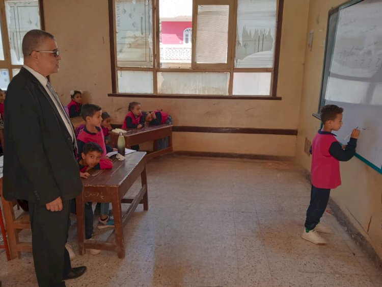 وكيل تعليم أبوتشت: انتظام العملية التعليمية وتفعيل المتابعة على رأس الأولويات