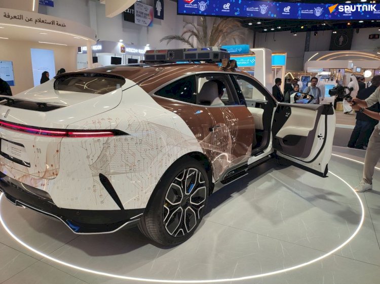 لأول مرة : سيارة متطورة للكشف عن مخالفي الإقامات في الأمارات