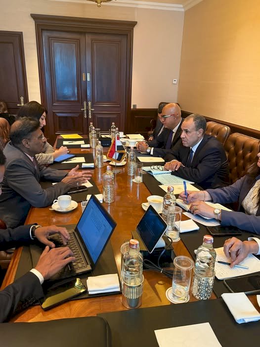 وزير الخارجية يلتقي نائب رئيس مجموعة شركات Oberoi الهندية