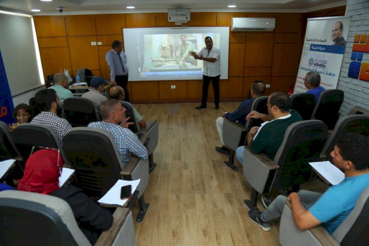 محافظ كفرالشيخ يتابع فعاليات اليوم الثاني لبرنامج العمل الحر وريادة الأعمال