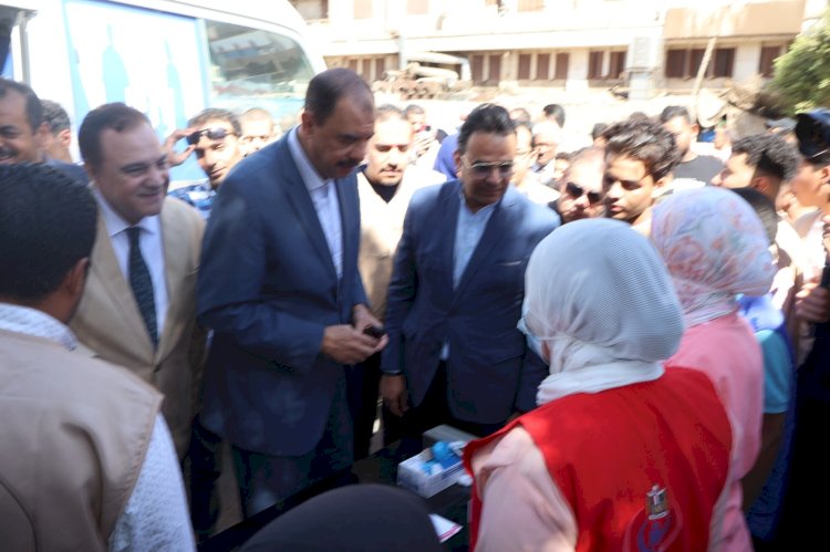 محافظ سوهاج يتفقد الخدمات المقدمة علي هامش  مبادرة “صحح مفاهيمك"