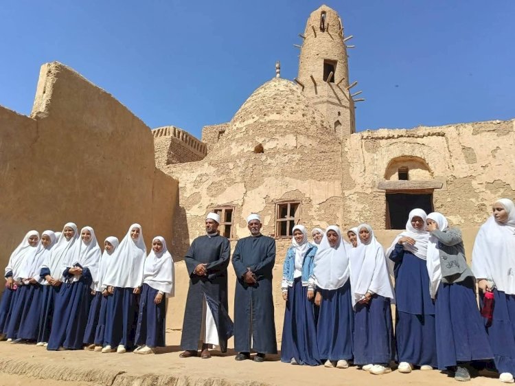 أوقاف الوادي الجديد تنظّم زيارة ميدانية للمناطق الأثرية بالقصر