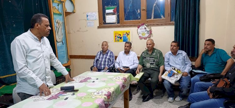 عبدالواحد يبحث جاهزية المدارس كمقار انتخابية ويُوجّه بسرعة حصر عمال الخدمات