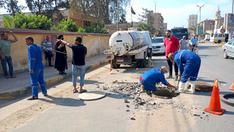 محافظ كفرالشيخ يتابع جهود صيانة شبكة الصرف الصحي بدسوق