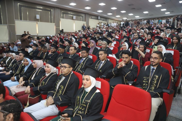 جامعة قنا  تحتفل بتخريج الدفعة السابعة من طب الفم والأسنان