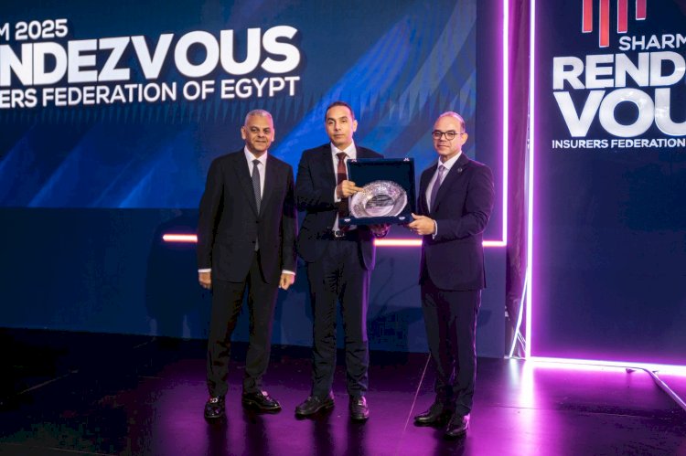 تكريم رئيس البورصة المصرية في الملتقى السنوي السابع للتأمين وإعادة التأمين