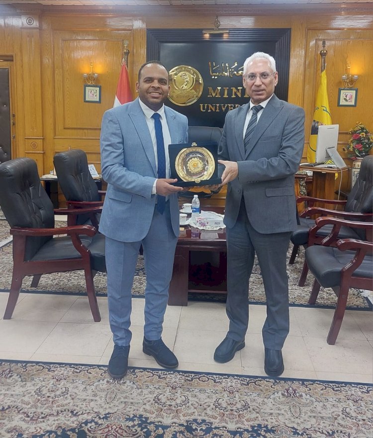 رئيس جامعة المنيا يستقبل المدير التنفيذي لشركة سيمبلكس الرائدة في تكنولوجيا ماكينات التحكم الرقمي