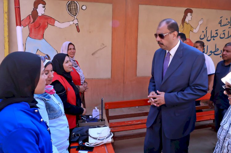 محافظ سوهاج يتفقد لجان انتخابات النواب بسوهاج والمراغة وطما