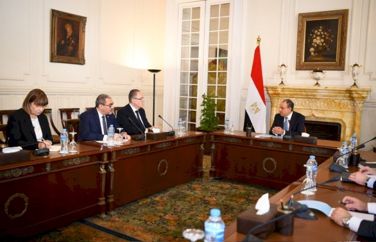 وزير الخارجية يستقبل مساعد سكرتير عام الأمم المتحدة ومنسق الأمم المتحدة للشؤون الإنسانية في الأرضي الفلسطينية