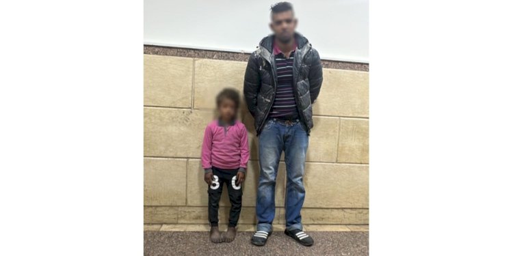 نكشف فيديو تضرر طفلة من قيام والدها بالتعدى عليها بالضرب بالإسماعيلية