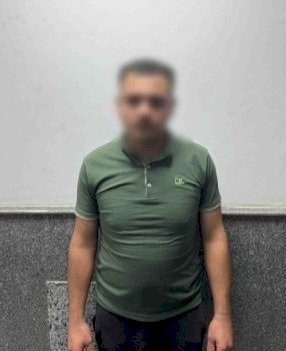 ضبط المتهم بتعاطي المخدرات داخل  "توك توك" بالدقهلية