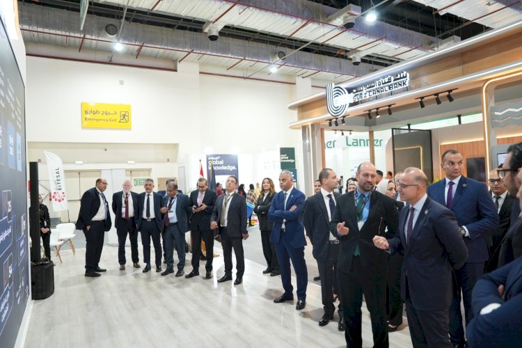 الدكتور محمد فريد يستعرض جهود التحول الرقمي أمام رئيس الوزراء بمعرض Cairo ICT