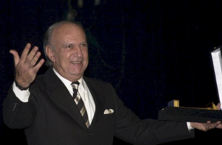 السيسي يوجه وزير الصحة بمتابعة حالة الفنان عمر خيرت