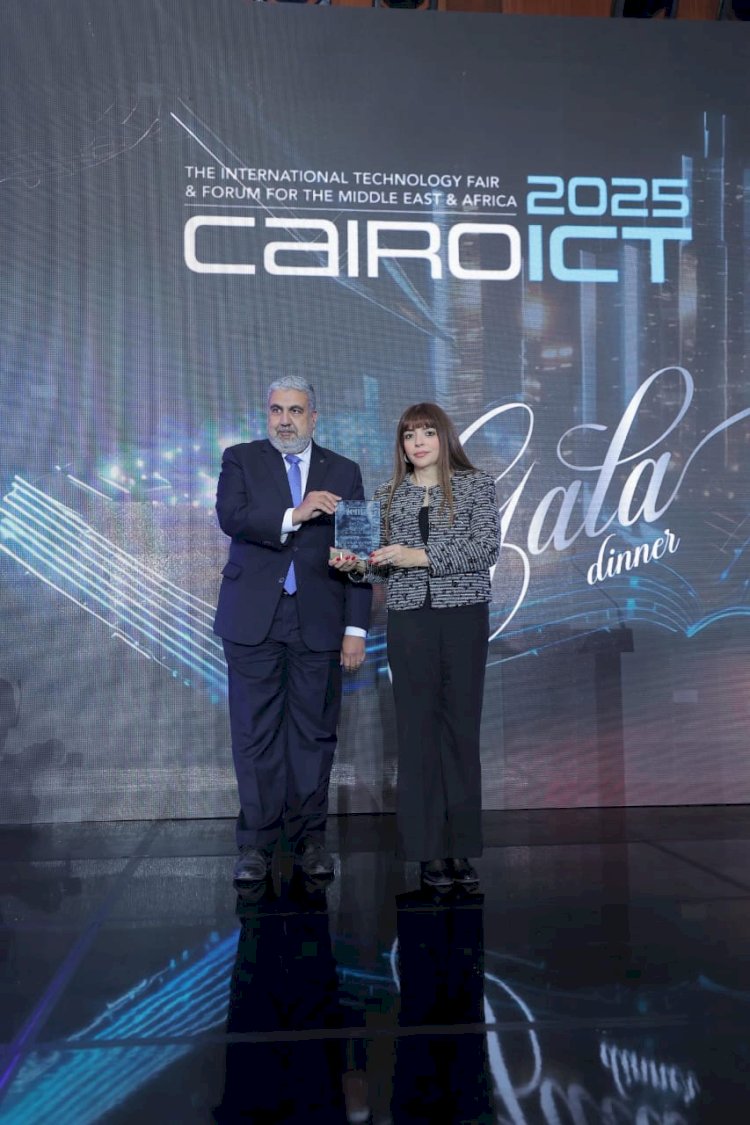 البنك الأهلي المصري يحصد جائزتين عالميتين  Élan 2025