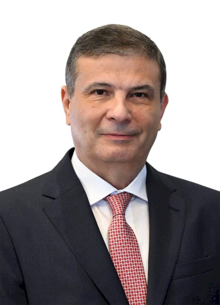 وزير الزراعة ينعى والدة وزير التموين