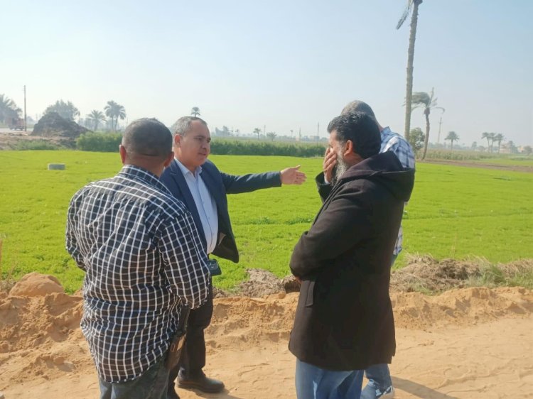 رئيس مدينة اهناسيا ببني سويف يحيل عدد من الموظفين للتحقيق لترك العمل