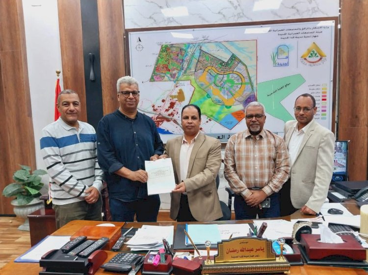 نقابة أطباء قنا تستلم عقد التخصيص النهائي لأرض نادي الاطباء بقنا الجديدة