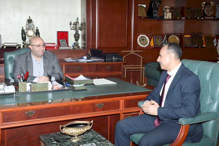 ضبط مستوصف طبي بدون ترخيص وانتحال سيدة لصفة طبيبة