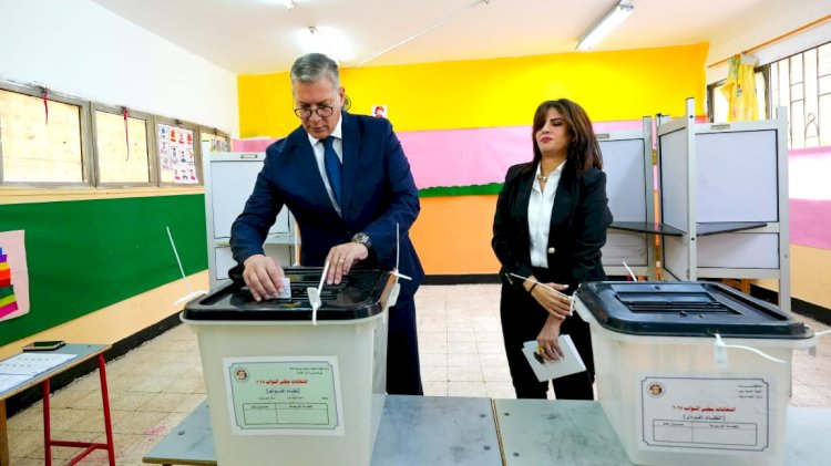 وزير البترول يدلي بصوته  في انتخابات مجلس النواب