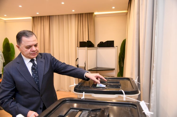 وزير الداخلية يدلى بصوته فى إنتخابات مجلس النواب