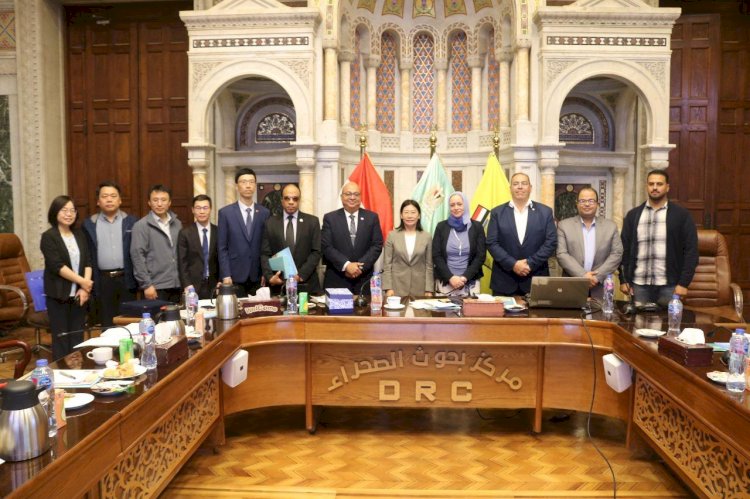 "بحوث الصحراء" يستقبل وفد الأكاديمية الصينية للغابات لبحث تعزيز التعاون في مجال مكافحة التصحر