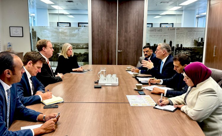 وزير البترول يبدأ زيارة رسمية إلى بيرث الأسترالية