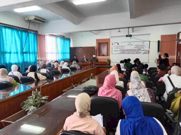 تواصل فعاليات برنامج «أسرة مستقرة تساوي مجتمع آمن» بجامعة قنا