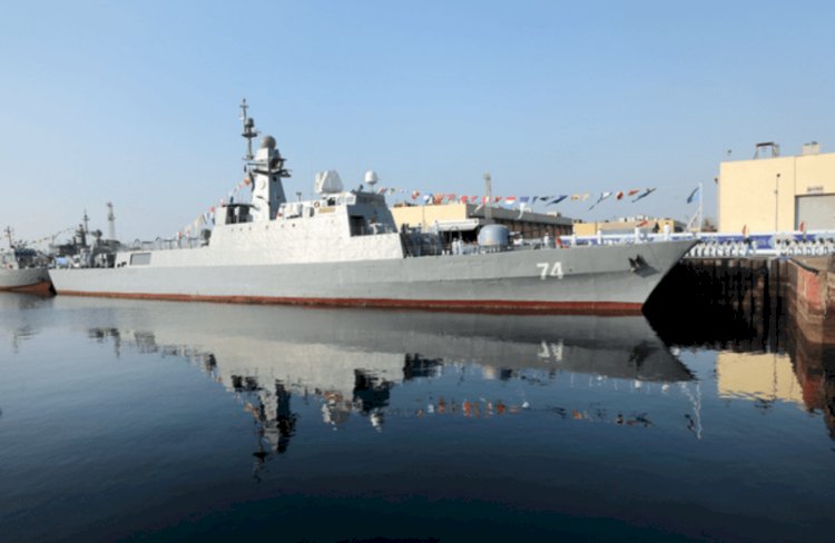 إيران تعلن عن المدمرة سهند وقاعدة كردستان
