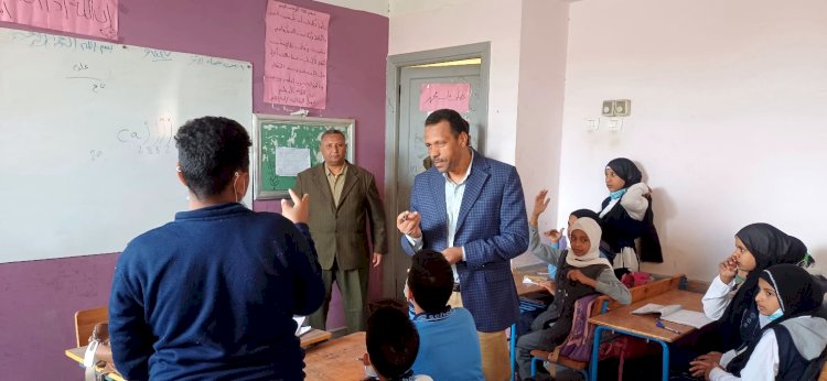 مدير تعليمية أبوتشت يقود جولات ميدانية مفاجئة لتعزيز الانضباط ورفع جودة التعليم