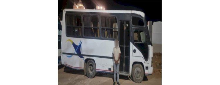 نكشف فيديو قيام سائقين بالعبور من مكان غير معد لذلك بأحد الطرق السريعة بمطروح