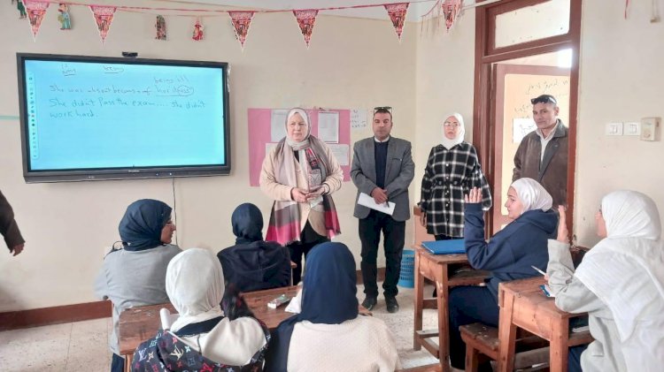 وكيل وزارة التربية والتعليم ببني سويف تطمئن علي انتظام العملية التعليمية
