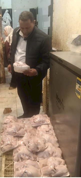 غلق  محل غير مرخص للدواجن بعد ضبط كميات غير صالحة للاستهلاك الآدمي بالجيزة٤د