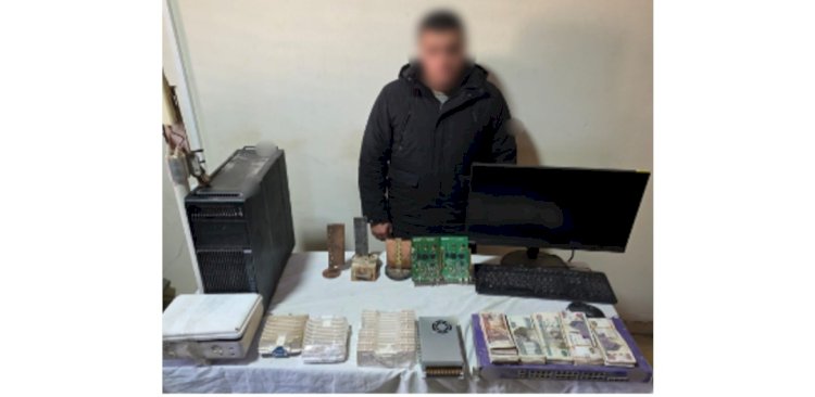 ضبط المتهم ببيع أجهزة ومستلزمات البث الهوائى اللاسلكية "بدون ترخيص" بالدقهلية