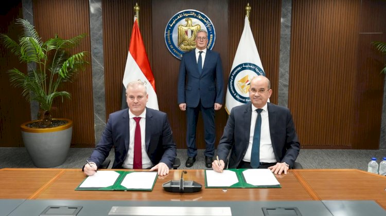 وزير البترول يشهد توقيع عقد رخصة إنتاج وقود الطائرات المستدام