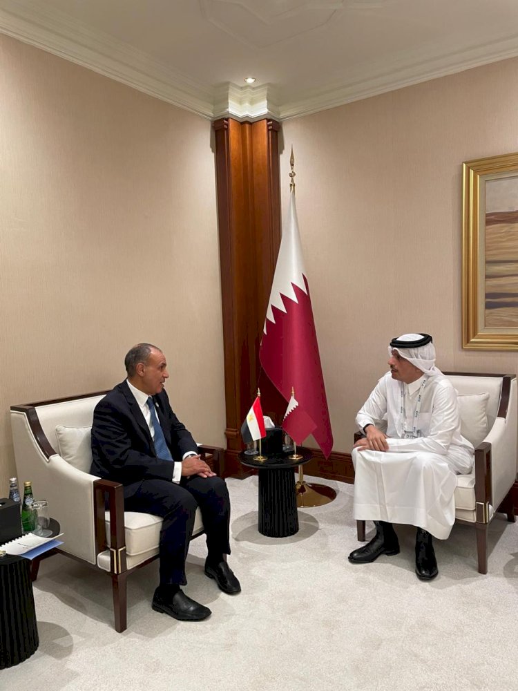 وزير الخارجية يلتقي رئيس مجلس الوزراء وزير الخارجية القطري في الدوحة