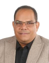 قصة قصيرة : سيادة النائب بقلم د/ أيمن الداكر