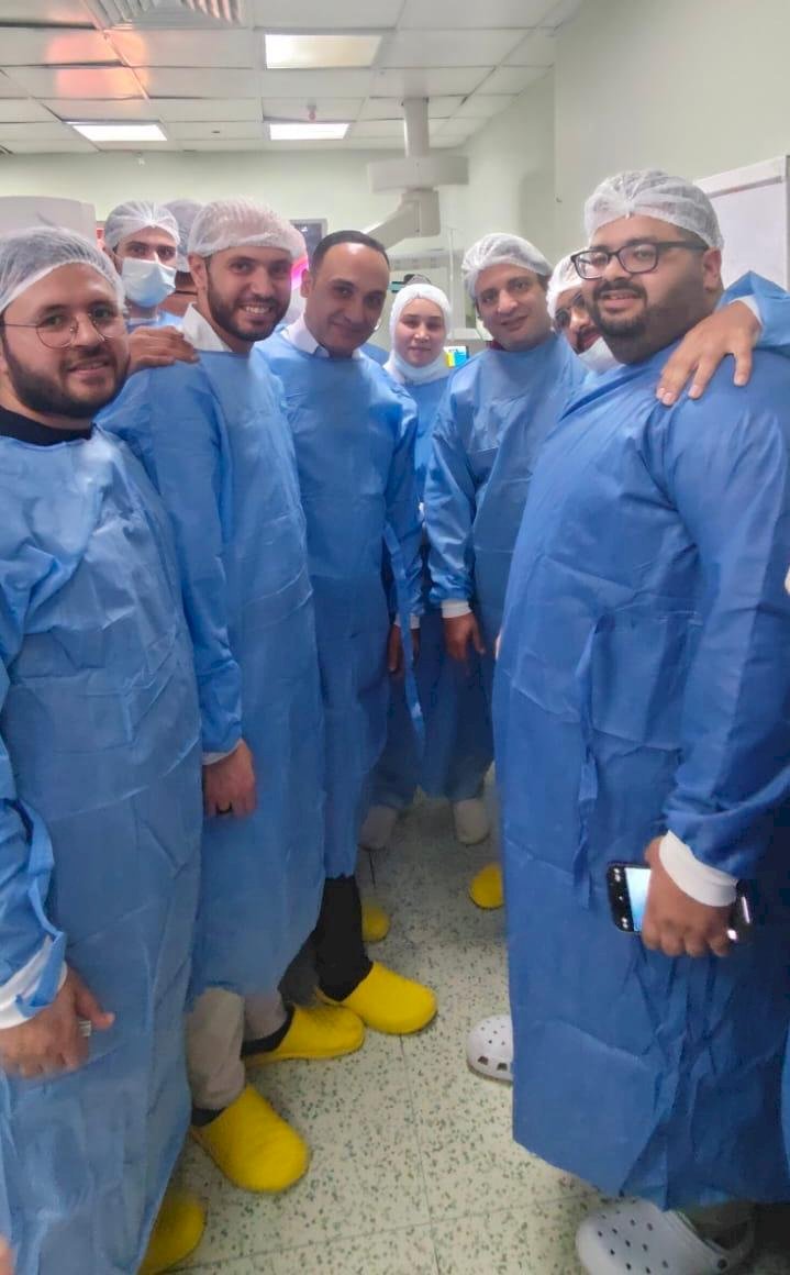 محافظ بني سويف يُشيد بفريق مستشفى التأمين الصحي بعد نجاحه في إجراء 4 عمليات دقيقة