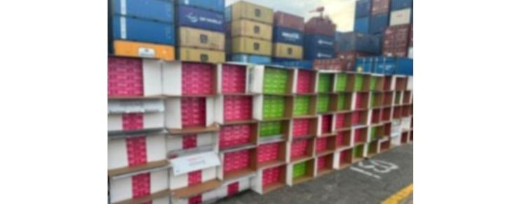 إحباط محاولة جلب كميات كبيرة من السجائر والشيشة الإلكترونية عبر إحدى الموانئ البحرية