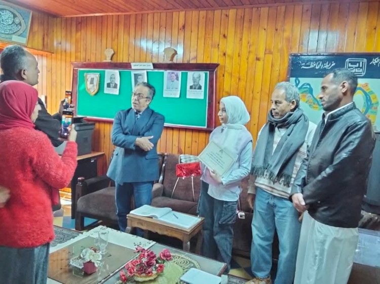 بالعلم كسرت الصمت ..ملك تحلم بالبالطو الأبيض وتثبت أن المستحيل وهم