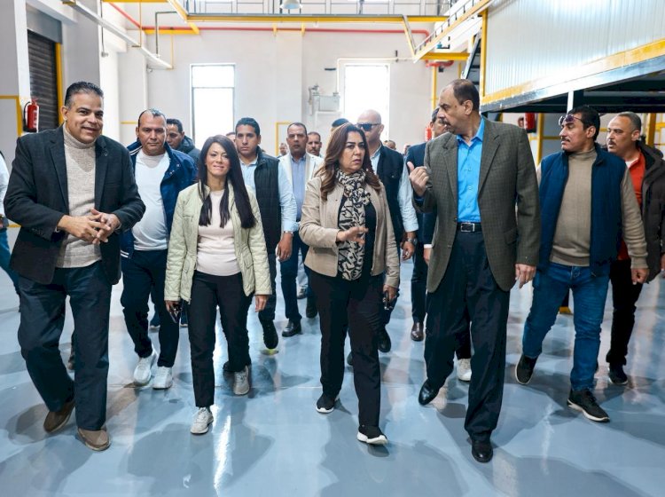 "رانيا ومنال وسراج "يتفقدون المنطقة الصناعية غرب جرجا بسور بسوهاج