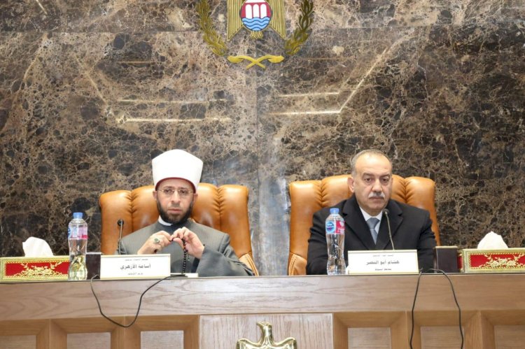 وزير الأوقاف يلتقي محافظ أسيوط ويعقد اجتماعًا بقيادات المديرية وأئمتها