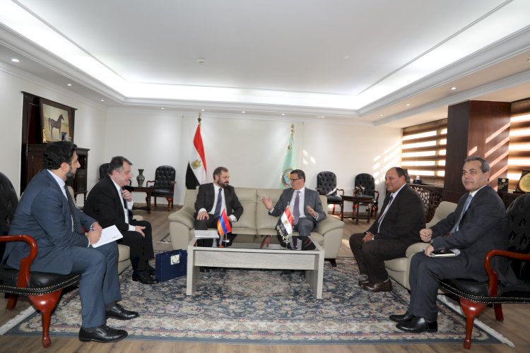 وزير الزراعة يبحث مع وزير الاقتصاد الأرميني آفاق التعاون الزراعي المشترك
